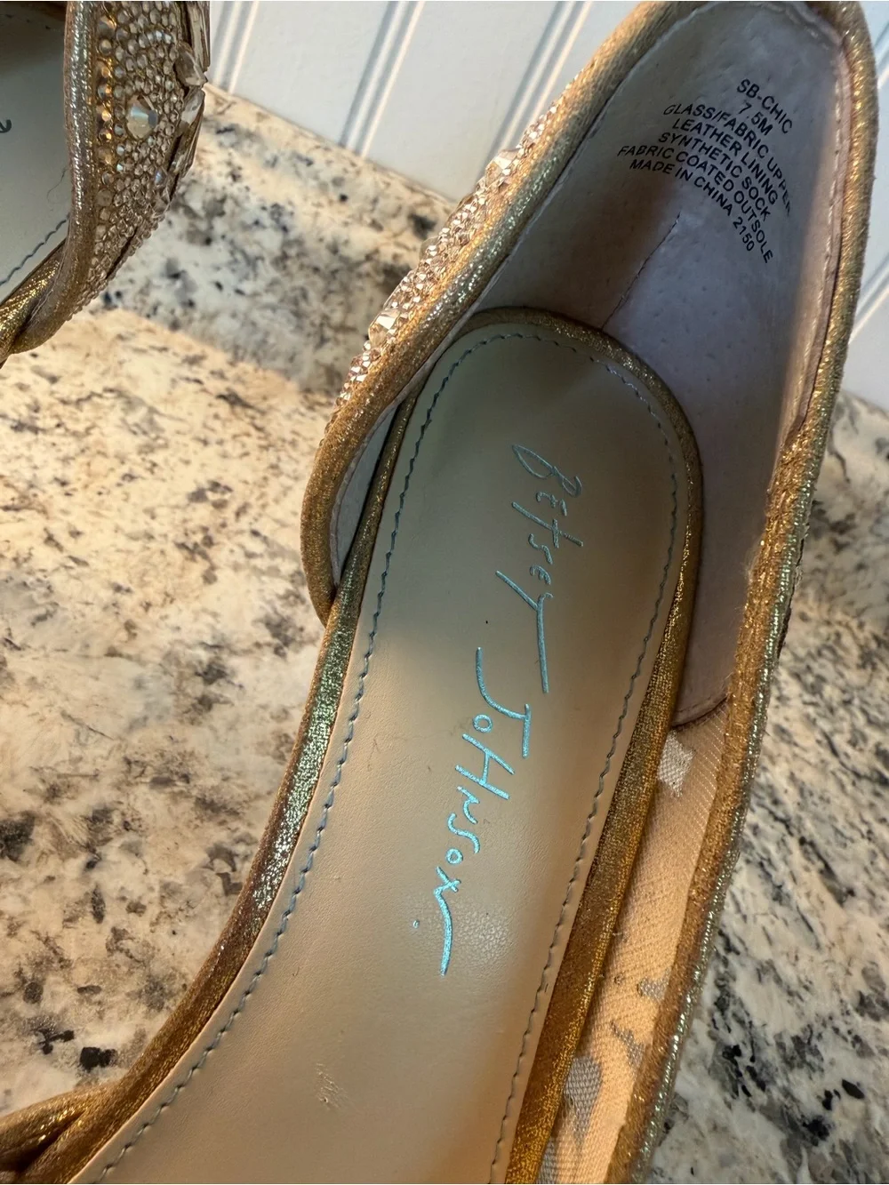 Betsey Johnson Gold Beaded Floral Pointed-Toe Pumps Wedding Gems 💎 Blue Bottom